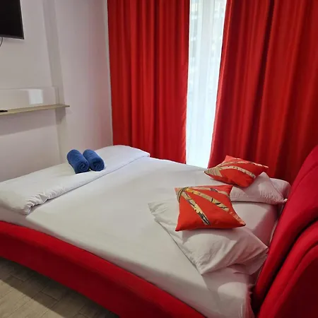 Azizi - Center Piscina Apartment Navodari