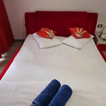 Apartment Azizi - Center Piscina