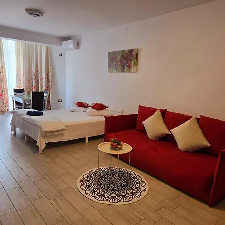 Azizi - Center Piscina * Navodari