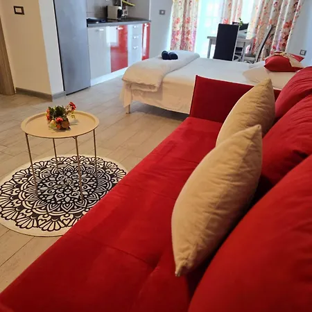 Azizi - Center Piscina Apartment Navodari