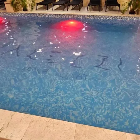 Apartment Azizi - Center Piscina *