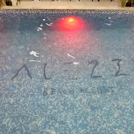 Azizi - Center Piscina Apartment
