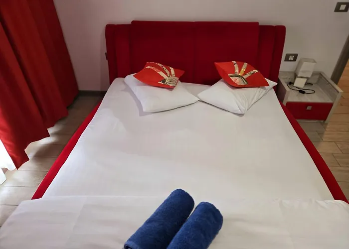 Apartment Azizi - Center Piscina