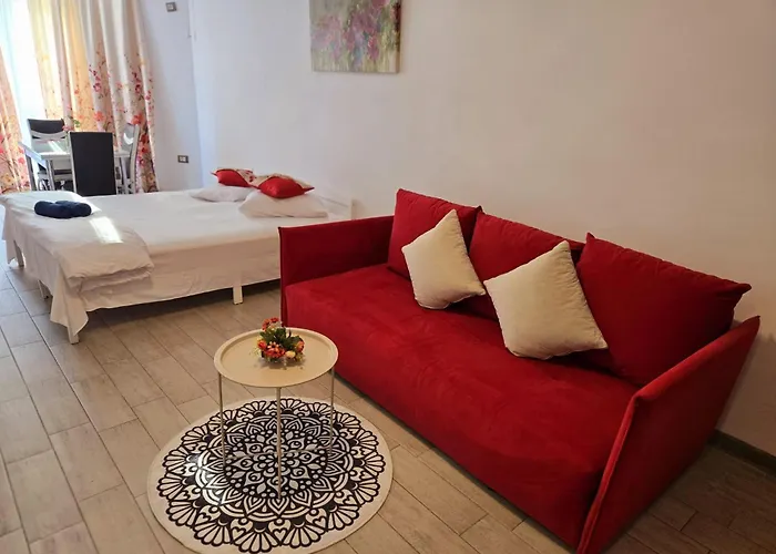 Azizi - Center Piscina *