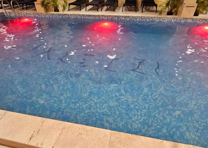 Apartment Azizi - Center Piscina *